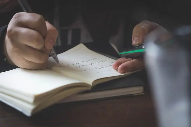 Why Handwritten Notes Are Better Than Digital Notes for Learning
